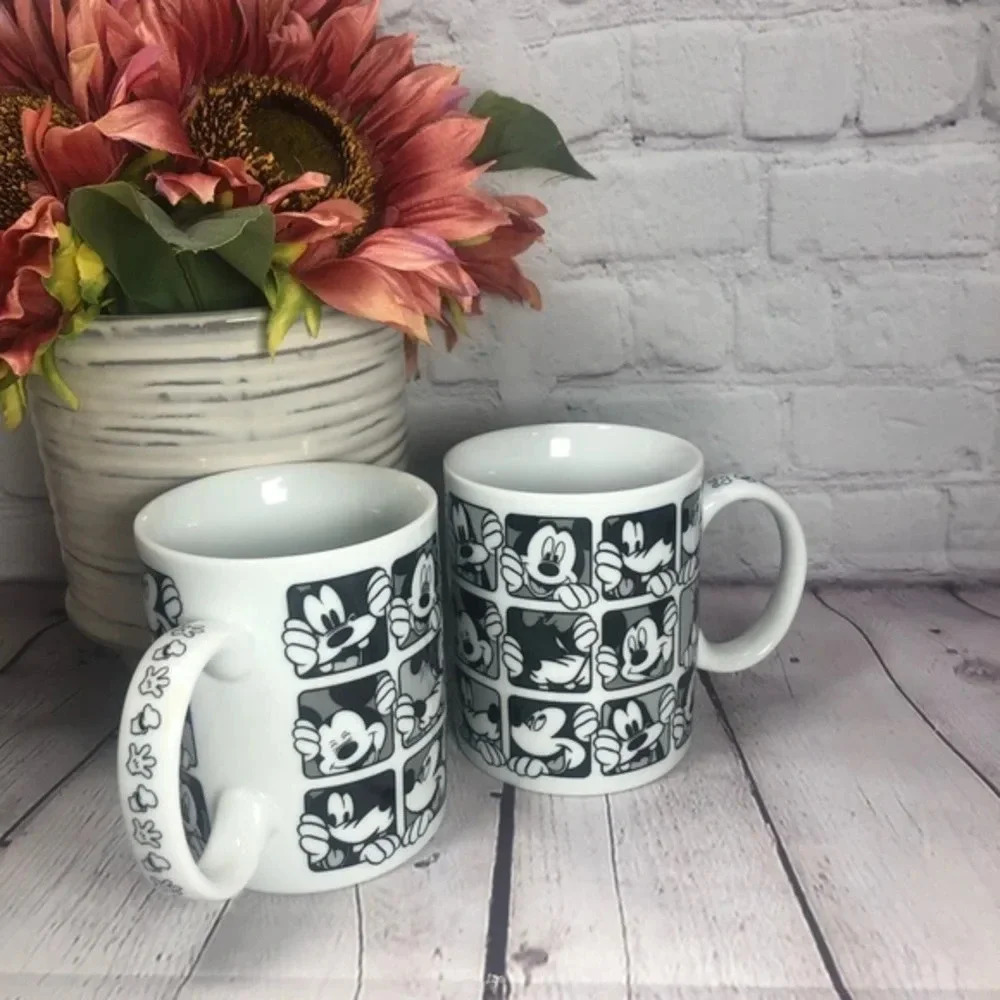 Goofy and mickey Mouse  pair of Mugs